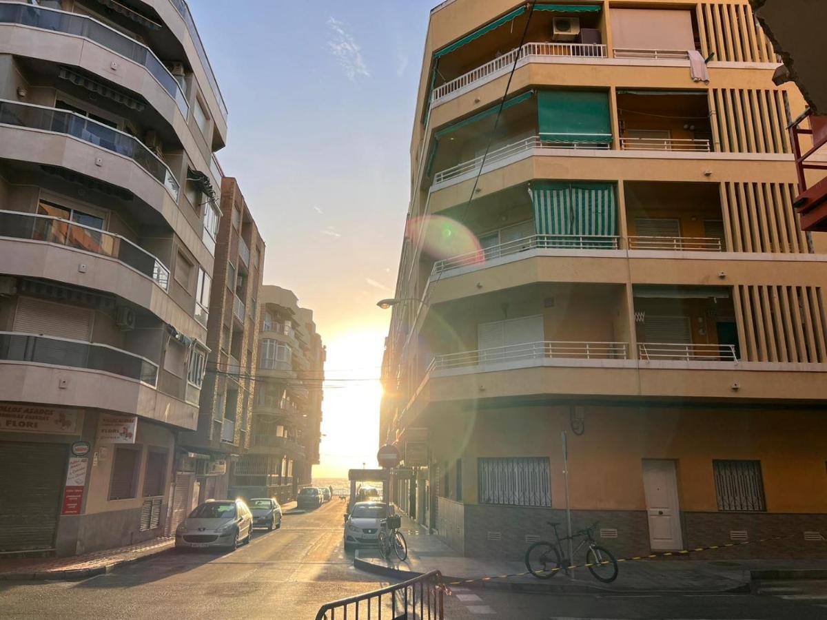 Uroczy Apartament Przy Playa De Los Locos Торевьиа Экстерьер фото
