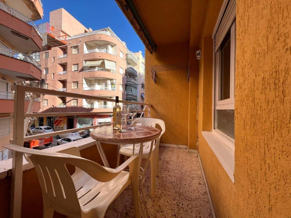 Uroczy Apartament Przy Playa De Los Locos Торевьиа Экстерьер фото